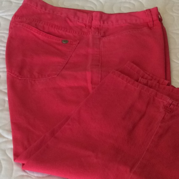 Women's Crop Jeans - Picture 1 of 3